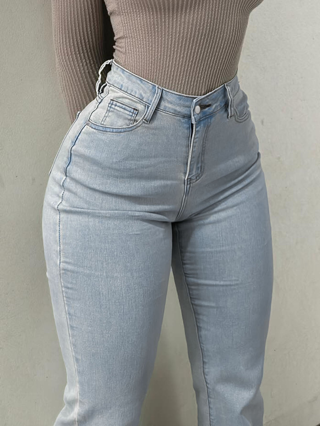 Flared Jeans (Booty Cut)